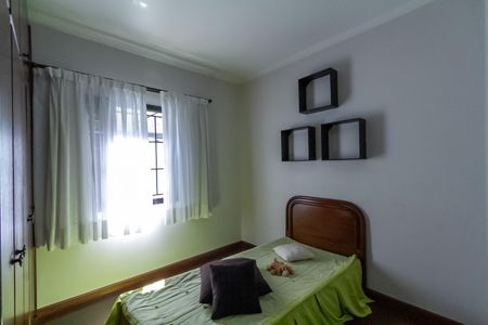 Casa à venda com 174m², 3 quartos e 4 vagas Casa à venda com 174m², 3 quartos e 4 vagasQuarto 2
