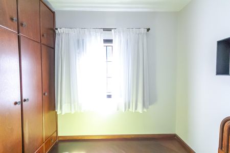 Casa à venda com 174m², 3 quartos e 4 vagas Casa à venda com 174m², 3 quartos e 4 vagasQuarto 2