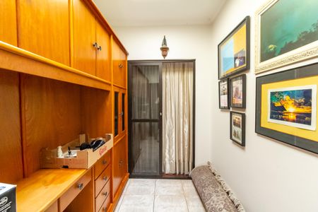 Casa à venda com 174m², 3 quartos e 4 vagas Casa à venda com 174m², 3 quartos e 4 vagasEscritório