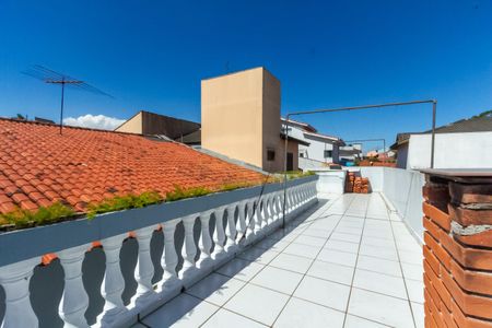 Casa à venda com 174m², 3 quartos e 4 vagas Casa à venda com 174m², 3 quartos e 4 vagasQuintal