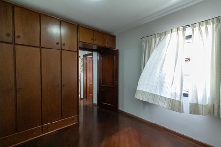 Casa à venda com 174m², 3 quartos e 4 vagas Casa à venda com 174m², 3 quartos e 4 vagasQuarto 1