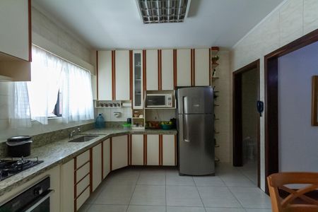Casa à venda com 174m², 3 quartos e 4 vagas Casa à venda com 174m², 3 quartos e 4 vagasCozinha