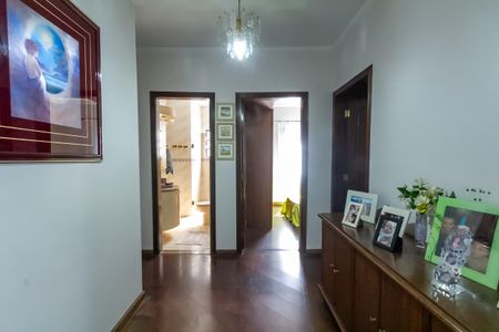 Casa à venda com 174m², 3 quartos e 4 vagas Casa à venda com 174m², 3 quartos e 4 vagasHall dos Quartos