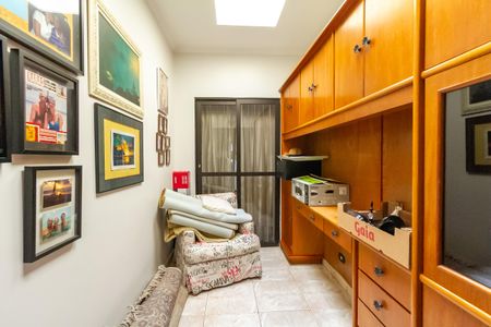 Casa à venda com 174m², 3 quartos e 4 vagas Casa à venda com 174m², 3 quartos e 4 vagasEscritório