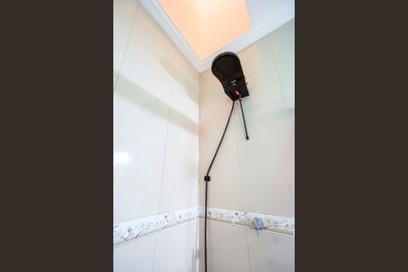 Casa de condomínio à venda com 115m², 3 quartos e 1 vagaChuveiro