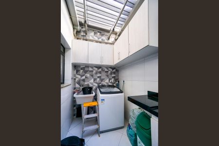 Casa de condomínio à venda com 115m², 3 quartos e 1 vagaÁrea de serviço