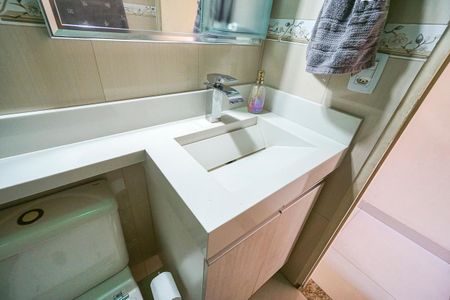 Casa de condomínio à venda com 115m², 3 quartos e 1 vagaBanheiro da suíte