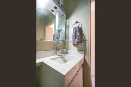 Casa de condomínio à venda com 115m², 3 quartos e 1 vagaBanheiro da suíte