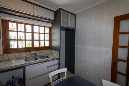 Casa à venda com 182m², 3 quartos e 3 vagasCozinha