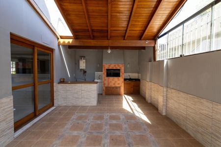 Casa à venda com 182m², 3 quartos e 3 vagasChurrasqueira