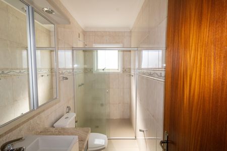 Casa à venda com 182m², 3 quartos e 3 vagasBanheiro