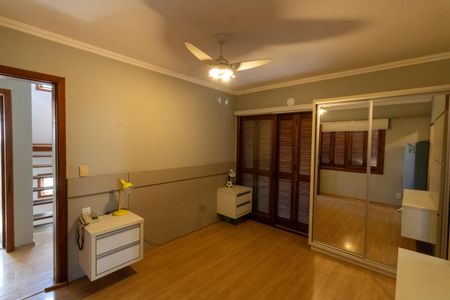 Casa à venda com 182m², 3 quartos e 3 vagasSuíte