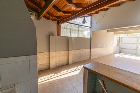 Casa à venda com 182m², 3 quartos e 3 vagasÁrea de Serviço