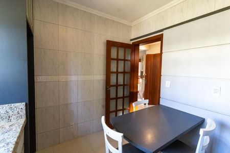 Casa à venda com 182m², 3 quartos e 3 vagasCozinha