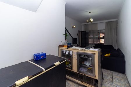 Casa à venda com 130m², 3 quartos e 2 vagas Casa à venda com 130m², 3 quartos e 2 vagasSala