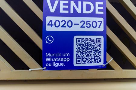 Casa à venda com 130m², 3 quartos e 2 vagas Casa à venda com 130m², 3 quartos e 2 vagasPlaquinha