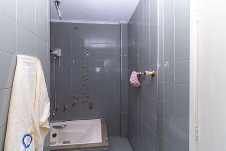 Casa à venda com 130m², 3 quartos e 2 vagas Casa à venda com 130m², 3 quartos e 2 vagasBanheiro 2