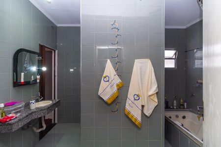 Casa à venda com 130m², 3 quartos e 2 vagas Casa à venda com 130m², 3 quartos e 2 vagasBanheiro 2