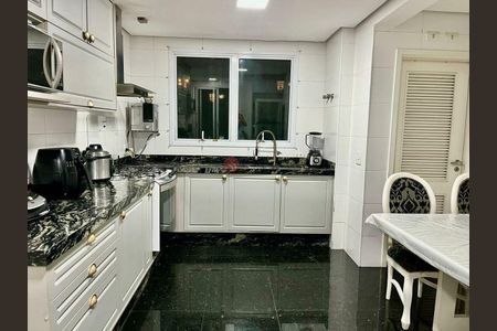 Apartamento à venda com 177m², 3 quartos e 4 vagas