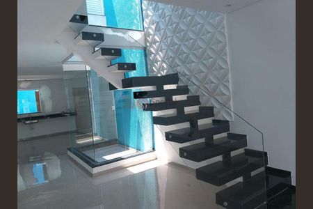 Casa à venda com 204m², 3 quartos e 5 vagas