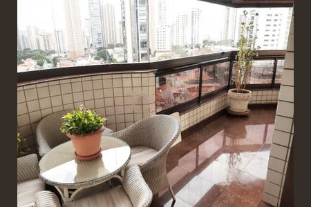 Apartamento à venda com 226m², 4 quartos e 4 vagas