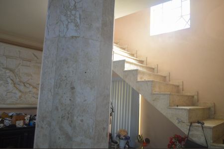 Casa à venda com 350m², 3 quartos e 5 vagasSala