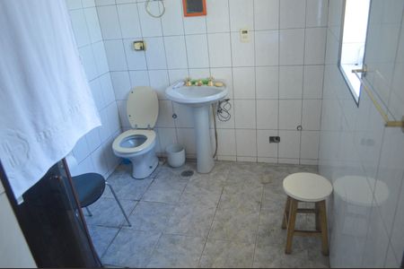 Casa à venda com 350m², 3 quartos e 5 vagasBanheiro da Suíte 1