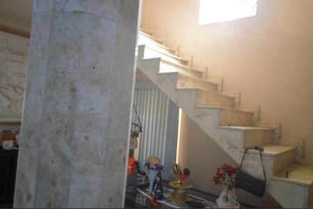 Casa à venda com 350m², 3 quartos e 5 vagasSala