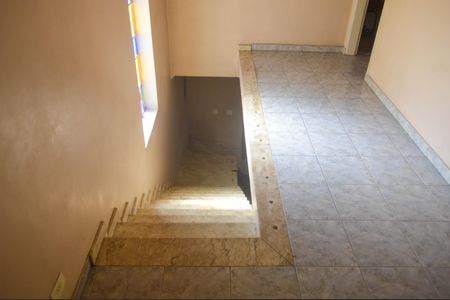 Casa à venda com 350m², 3 quartos e 5 vagasEscada