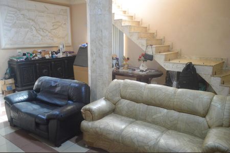 Casa à venda com 350m², 3 quartos e 5 vagasSala