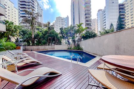 Apartamento à venda com 241m², 5 quartos e 4 vagasÁrea comum - Piscina