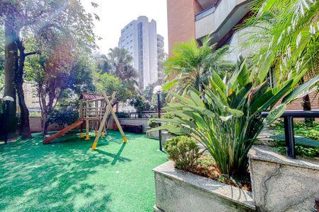 Apartamento à venda com 241m², 5 quartos e 4 vagasÁrea comum - Playground