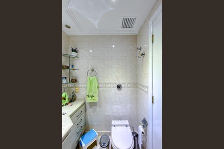 Apartamento à venda com 241m², 5 quartos e 4 vagasBanheiro da Suíte 1