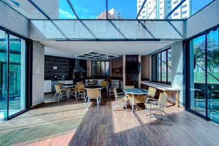 Apartamento à venda com 241m², 5 quartos e 4 vagasÁrea comum - Churrasqueira