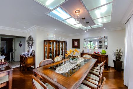 Apartamento à venda com 241m², 5 quartos e 4 vagasSala