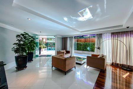 Apartamento à venda com 241m², 5 quartos e 4 vagasÁrea comum