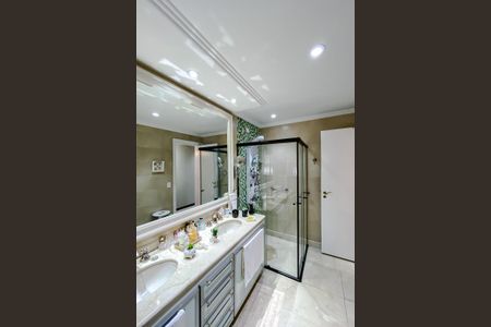 Apartamento à venda com 241m², 5 quartos e 4 vagasBanheiro da Suíte 3