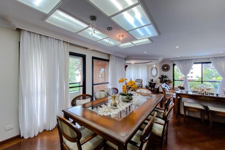 Apartamento à venda com 241m², 5 quartos e 4 vagasSala