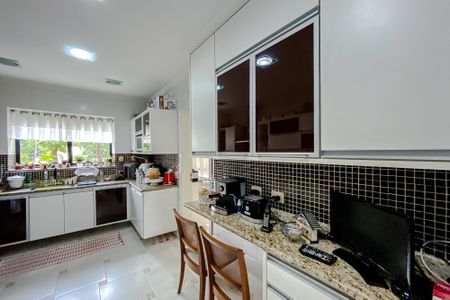 Apartamento à venda com 241m², 5 quartos e 4 vagasCozinha