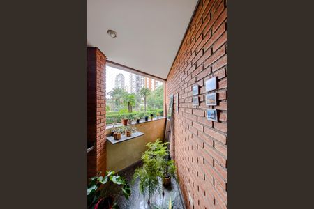 Apartamento à venda com 241m², 5 quartos e 4 vagasVaranda com Churrasqueira