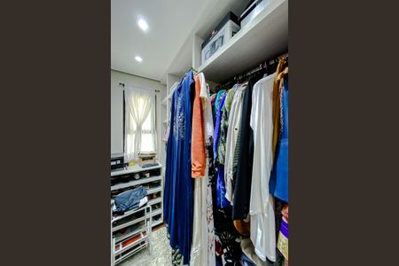 Apartamento à venda com 241m², 5 quartos e 4 vagasCloset da suíte 3