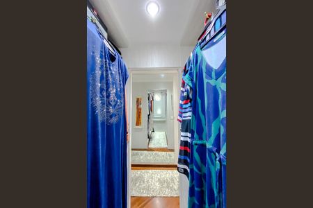 Apartamento à venda com 241m², 5 quartos e 4 vagasCloset da suíte 3