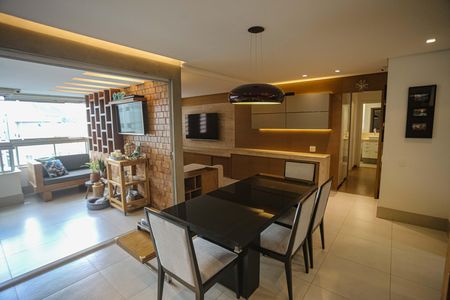 Apartamento à venda com 132m², 4 quartos e 2 vagas Apartamento à venda com 132m², 4 quartos e 2 vagasSala