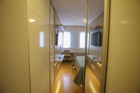 Apartamento à venda com 132m², 4 quartos e 2 vagas Apartamento à venda com 132m², 4 quartos e 2 vagasSuite