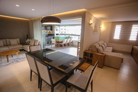 Apartamento à venda com 132m², 4 quartos e 2 vagas Apartamento à venda com 132m², 4 quartos e 2 vagasSala