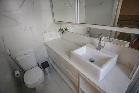 Apartamento à venda com 132m², 4 quartos e 2 vagas Apartamento à venda com 132m², 4 quartos e 2 vagasBanheiro Suíte