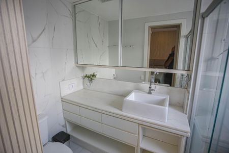 Apartamento à venda com 132m², 4 quartos e 2 vagas Apartamento à venda com 132m², 4 quartos e 2 vagasBanheiro Suíte