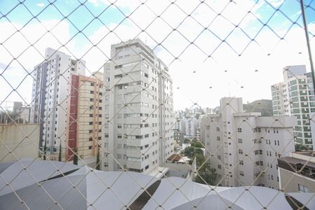 Apartamento à venda com 132m², 4 quartos e 2 vagas Apartamento à venda com 132m², 4 quartos e 2 vagasVista Sala