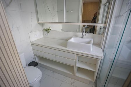 Apartamento à venda com 132m², 4 quartos e 2 vagas Apartamento à venda com 132m², 4 quartos e 2 vagasBanheiro Suíte