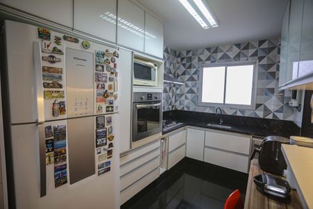 Apartamento à venda com 132m², 4 quartos e 2 vagas Apartamento à venda com 132m², 4 quartos e 2 vagasCozinha